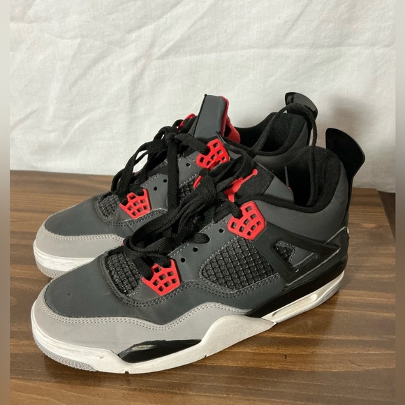 Nike Men's Black and Red Sneakers